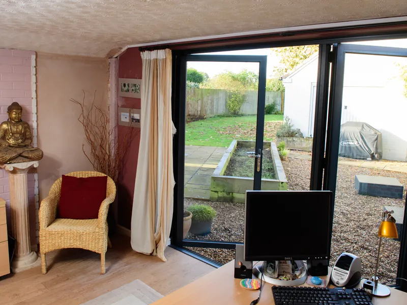 Bifold Walworth